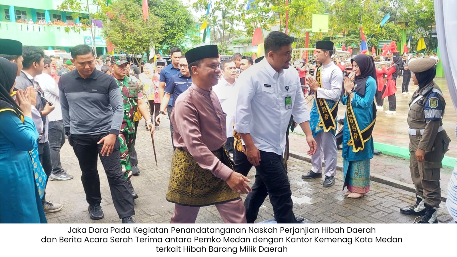 Penandatanganan Naskah Perjanjian Hibah Daerah dan Berita Acara Serah Terima antara Pemko Medan dengan Kantor Kemenag Kota Medan terkait Hibah Barang Milik Daerah Tanggal 15 Januari 2025 Di Sekolah MTSPN 4 Medan dan Sekolah MAPN 4 Medan