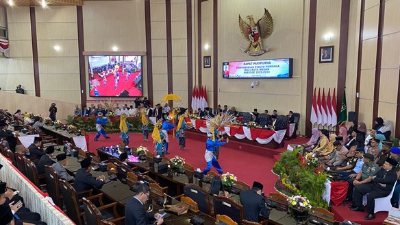 Penyampaian Pidato Perdana Wali Kota Medan Periode Tahun 2025-2030 Tanggal 04 Maret 2025 Di Ruang Rapat Paripurna DPRD Kota Medan