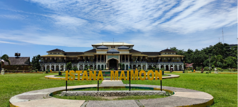 ISTANA MAIMUN