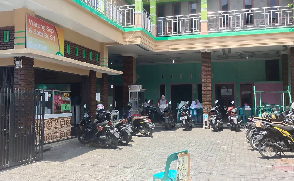 WARUNG SOTO DAN SOP BU SRI