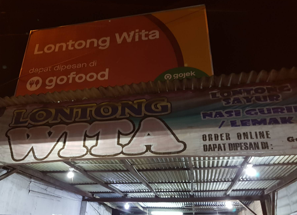 LONTONG WITA