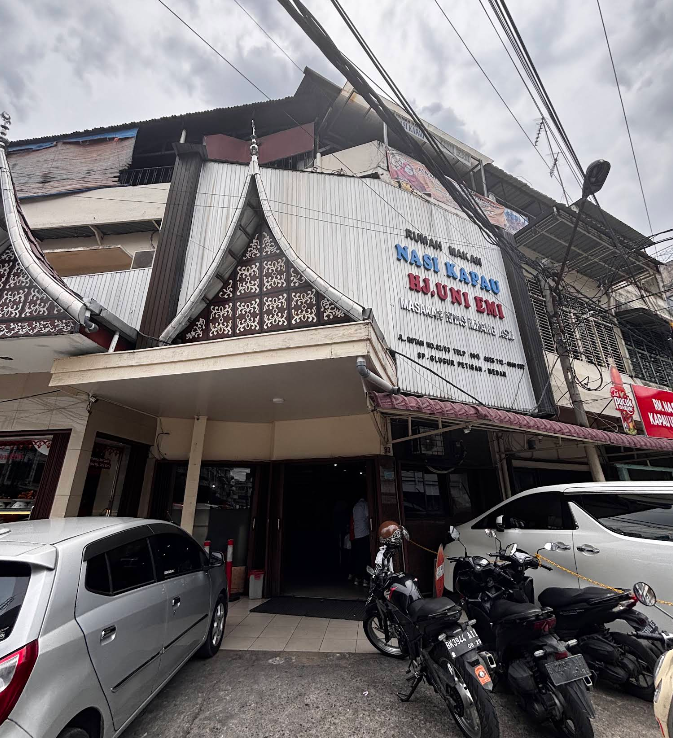 RM. Nasi Kapau Uni Emi