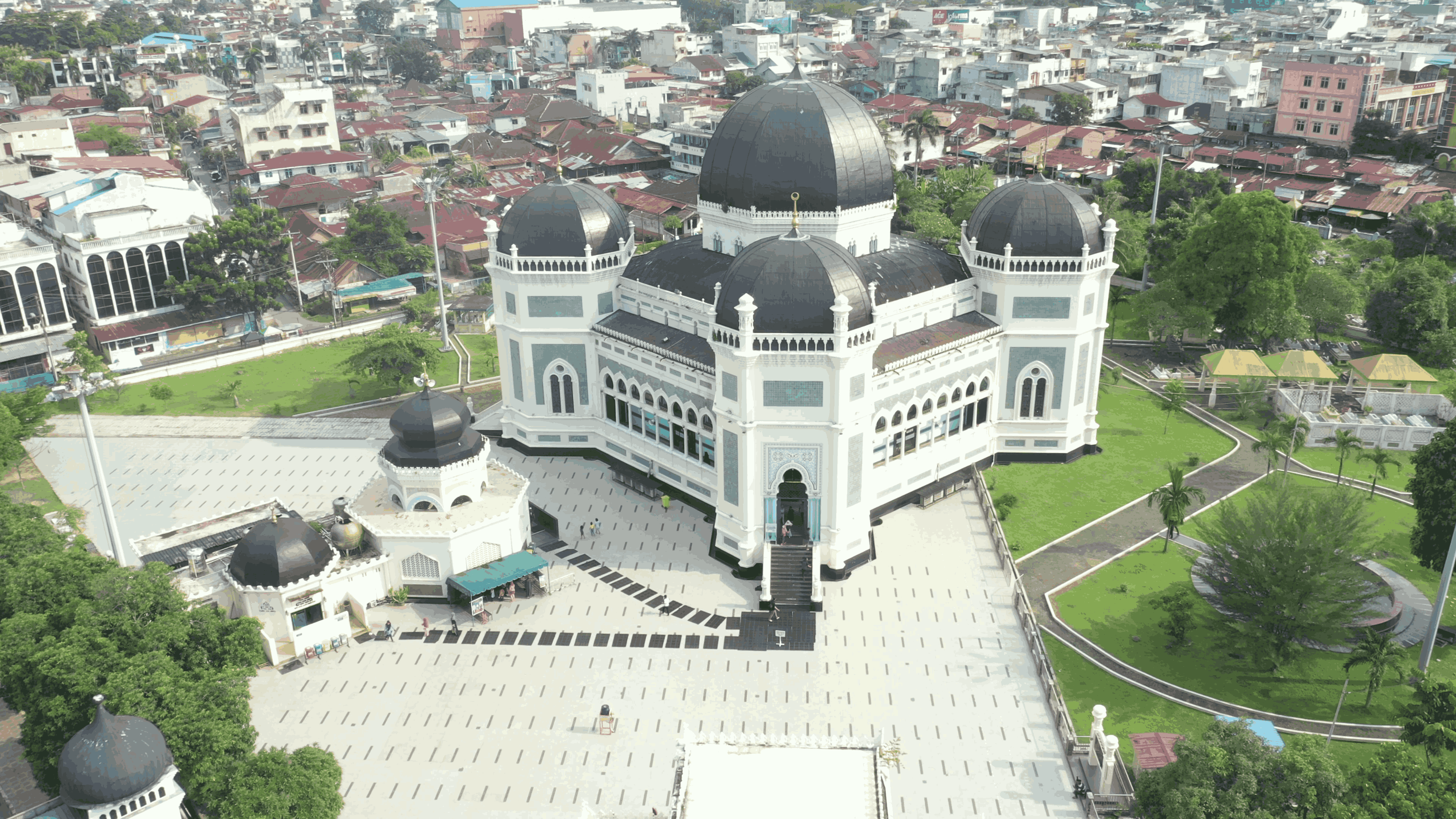 MESJID RAYA AL-MAHSUN