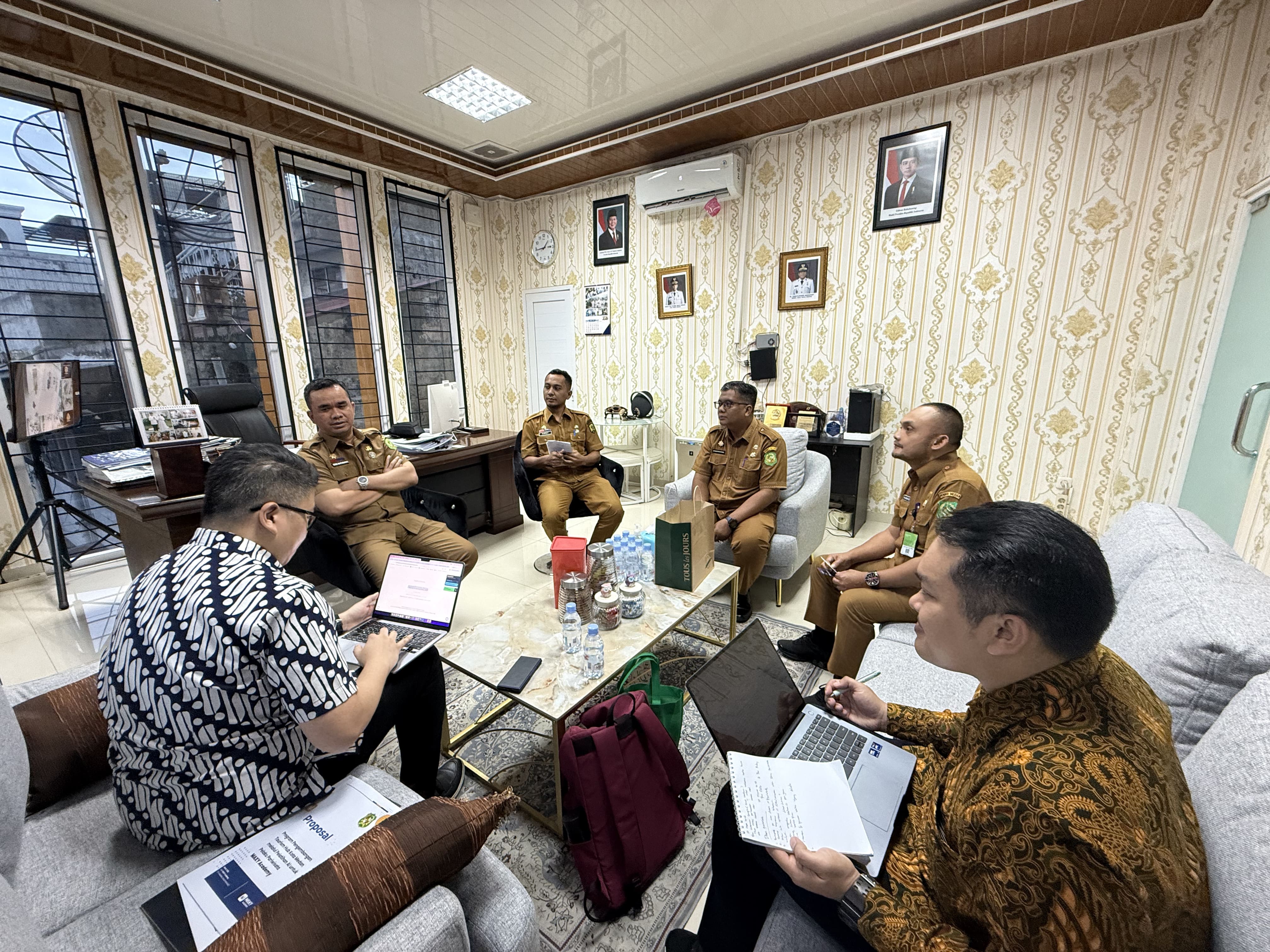 Audiensi Max Academy dengan Dinas Pariwisata untuk Meningkatkan Promosi Pariwisata Kota Medan Melalui Penggunaan AI