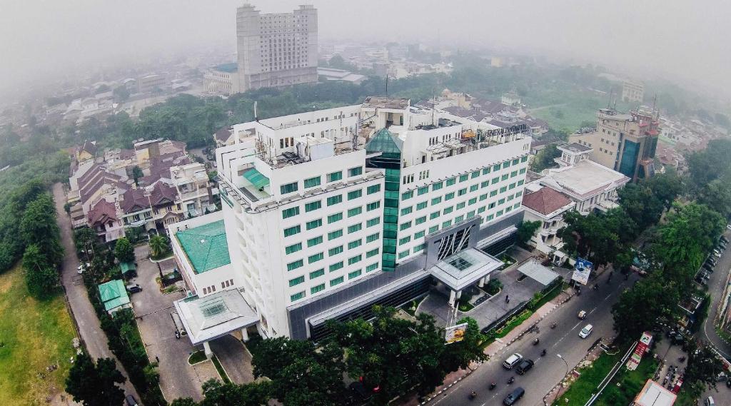 Hotel Emerald Garden